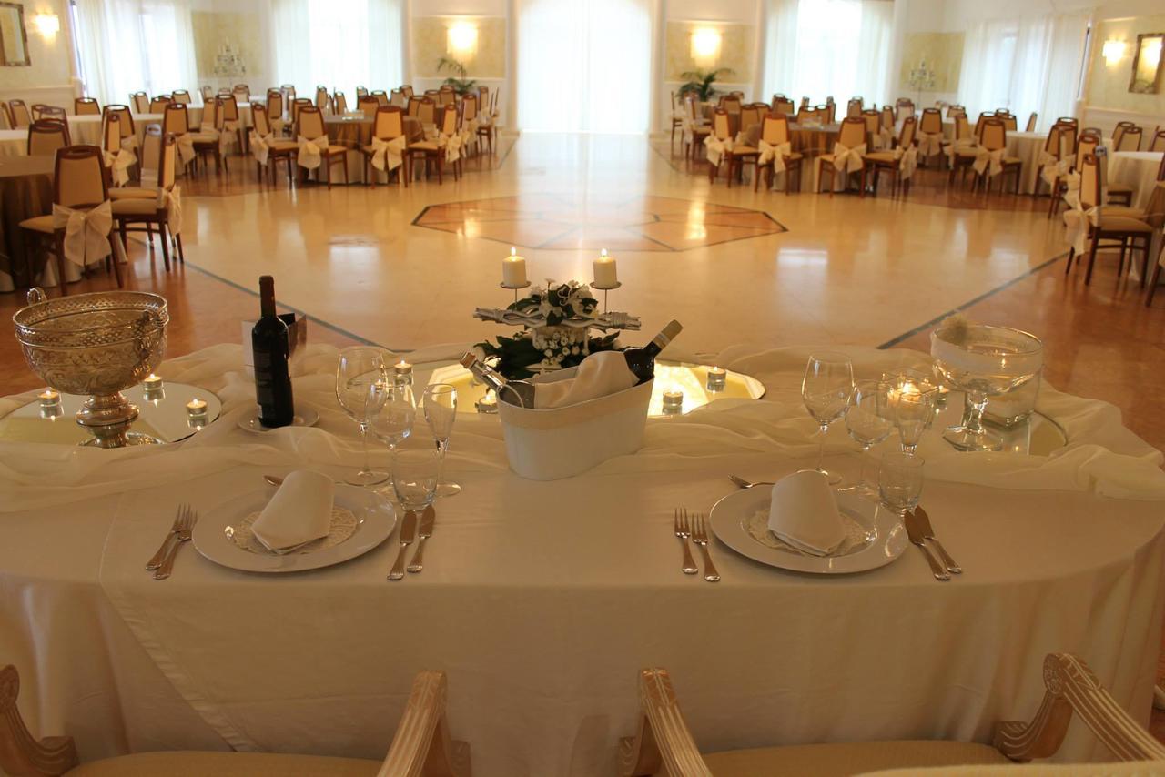 Hotel Agri Resort "Agora" Castelluccio dei Sauri Bagian luar foto