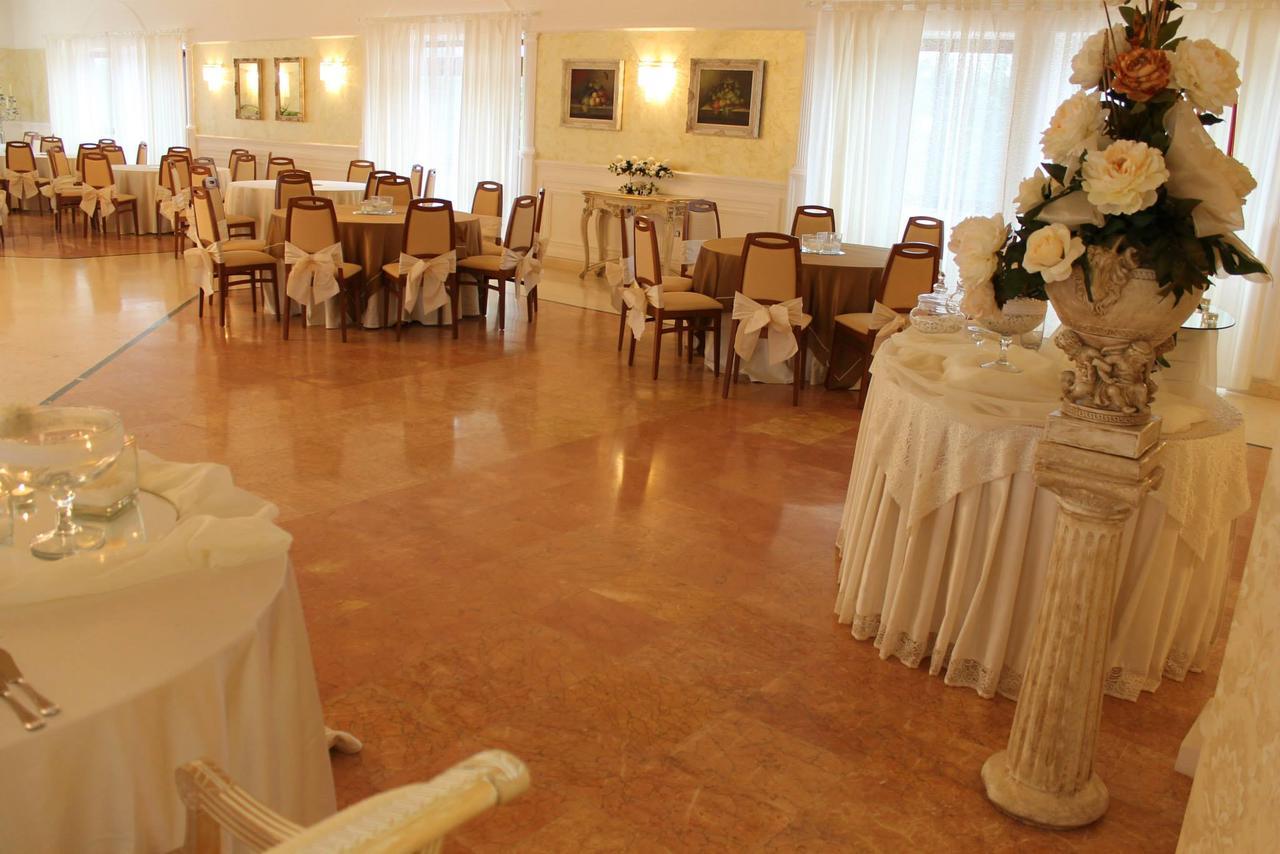 Hotel Agri Resort "Agora" Castelluccio dei Sauri Bagian luar foto