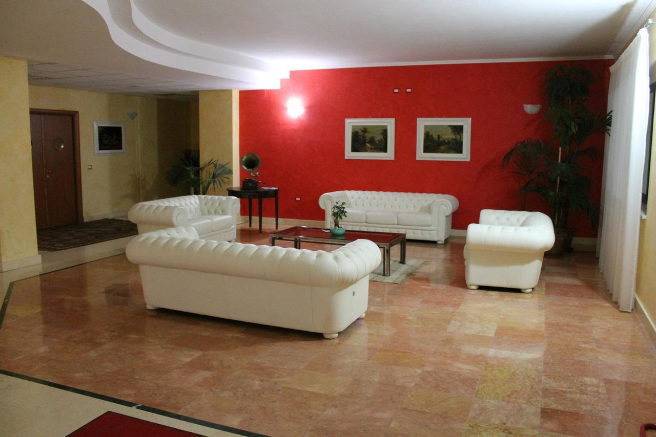 Hotel Agri Resort "Agora" Castelluccio dei Sauri Bagian luar foto