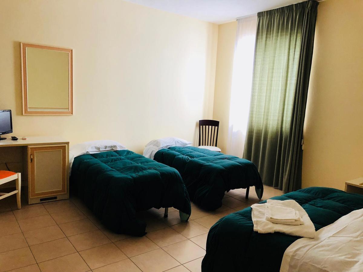 Hotel Agri Resort "Agora" Castelluccio dei Sauri Bagian luar foto